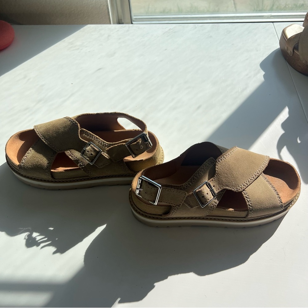 Clarks Orianna Roam Dark Sand Sable Fonce Tan Sandals Size 8.5 - Picture 14 of 16